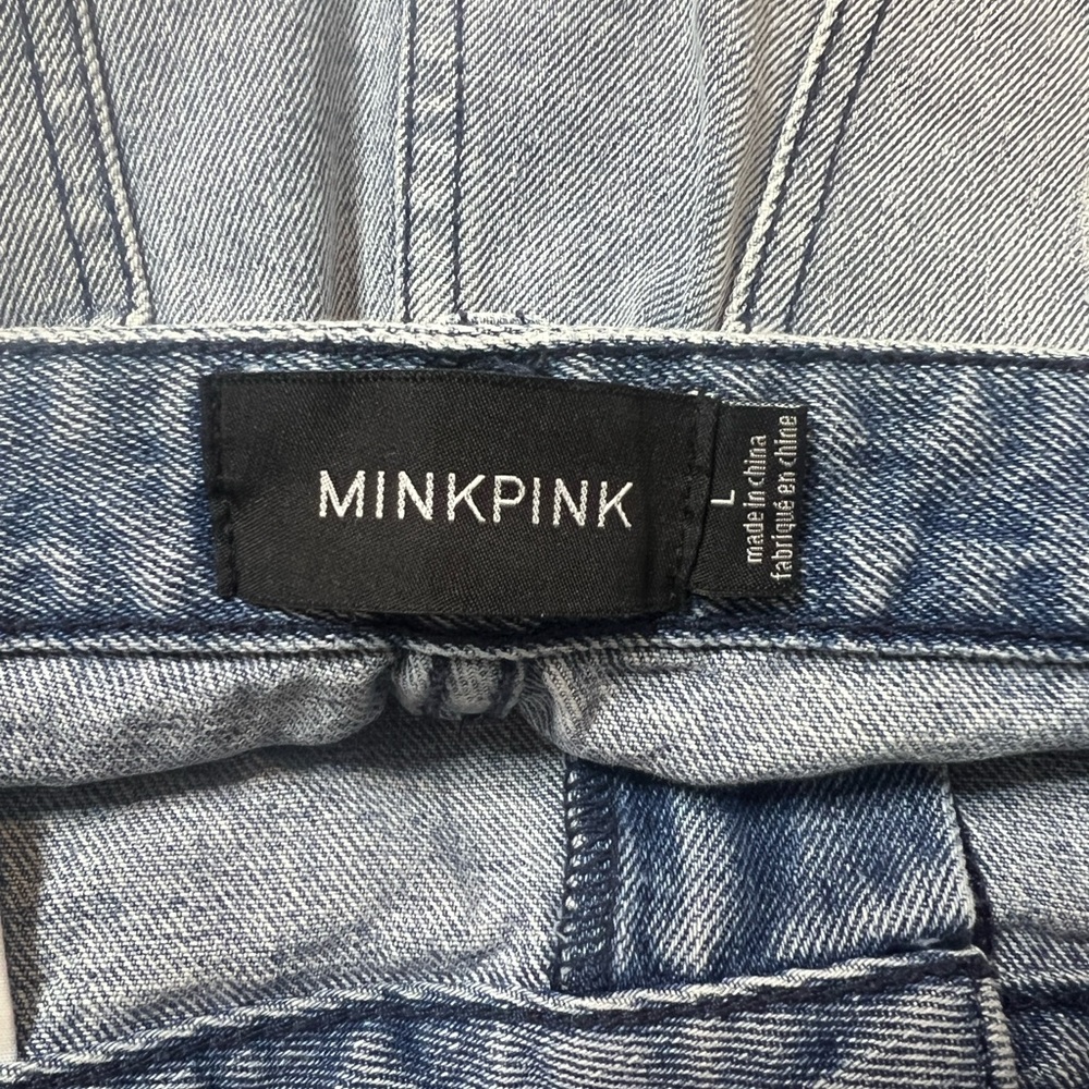Women’s Denim Short - Picture 3 of 4